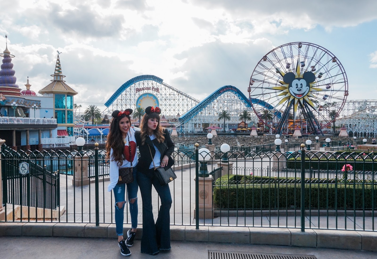 Resultado de imagen para Disney California Adventure Park blogger instagram