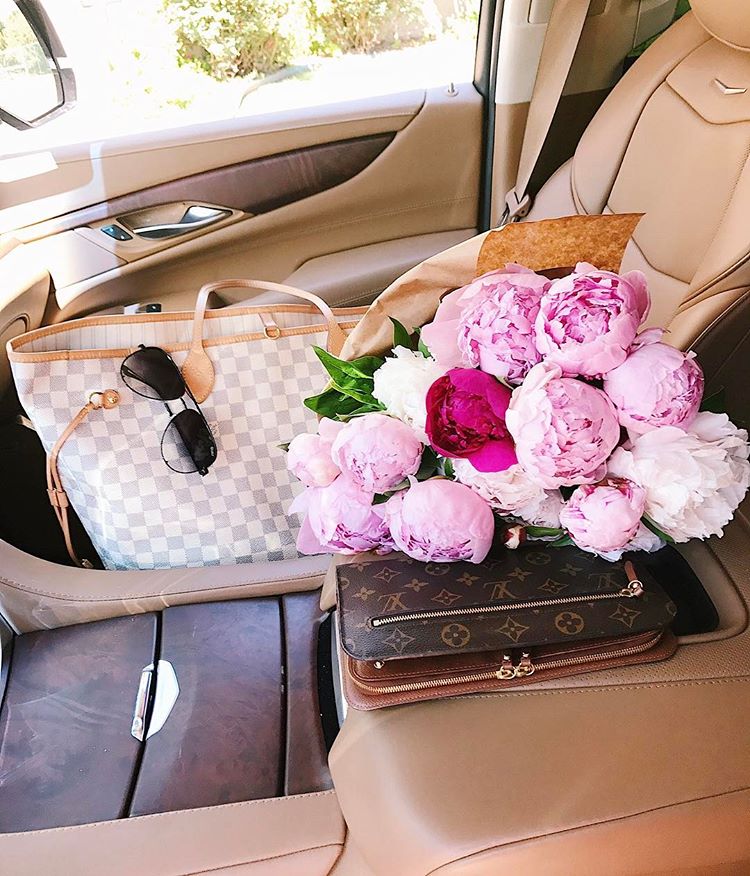 summer fashion pinterest 2017, summer fashion tumblr 2017, emily gemma, the sweetest thing blog, fashion bloggers to follow, emily gemma frontseatsituation, #frontseatsituation, emily gamma’s signature picture, peonies in front seat of car, louis vuitton Neverfull GM damier azure
