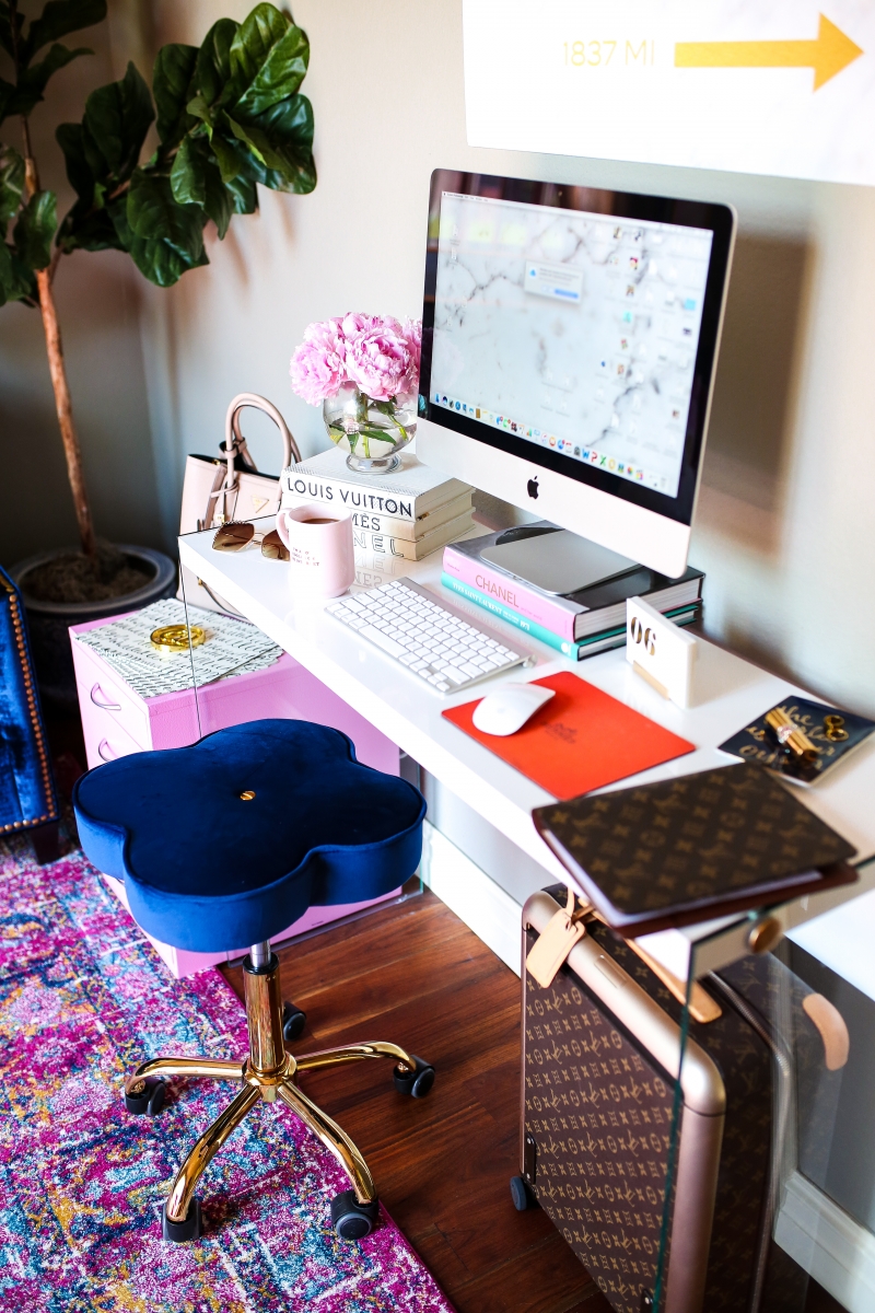 5 Easy Ways To Re-Vamp A Fashionista's Desk