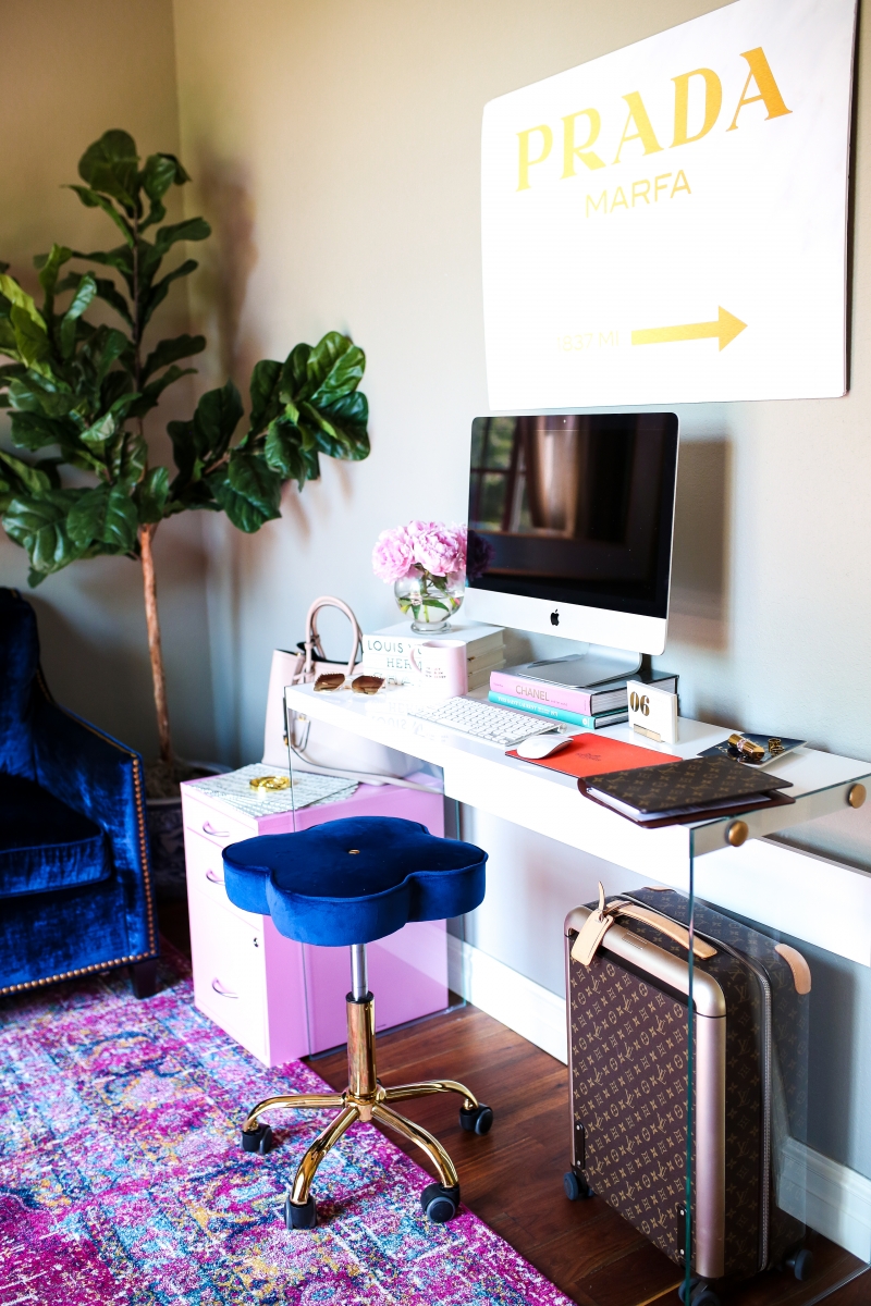 5 Easy Ways To Re-Vamp A Fashionista's Desk