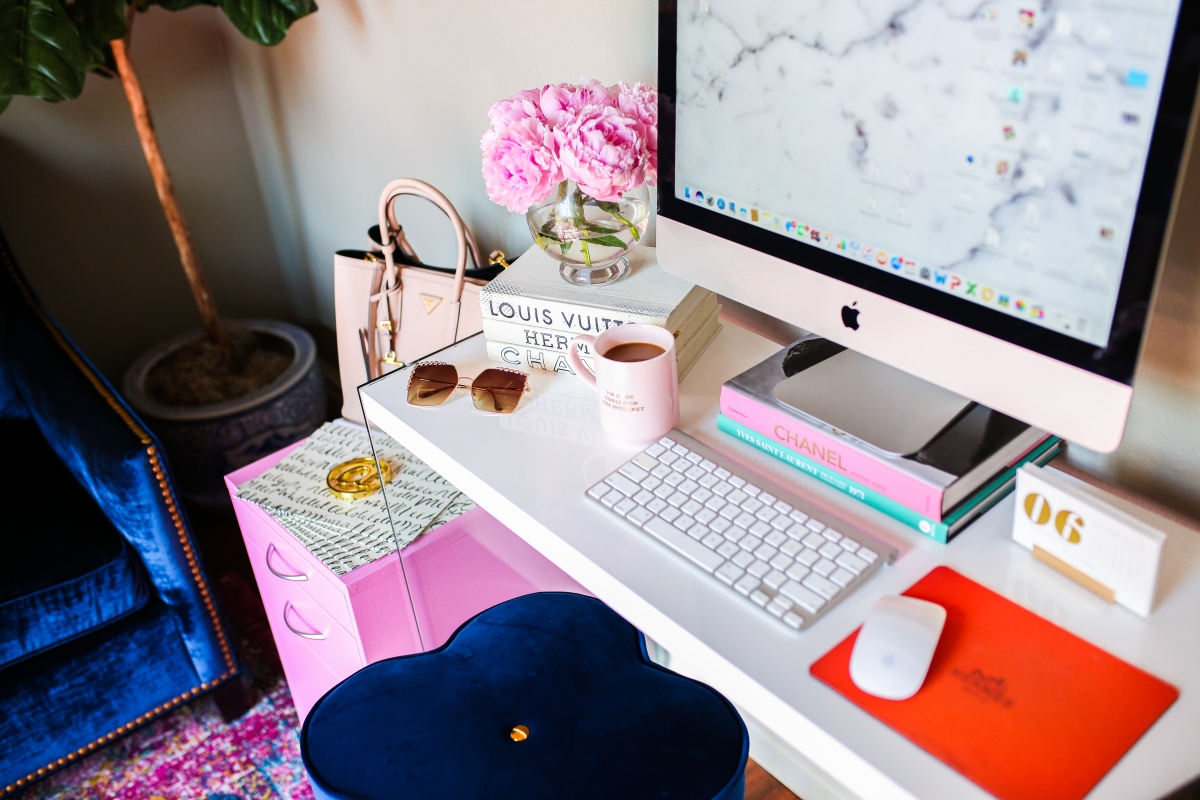 Office Desk Essentials - The Pretty City Girl