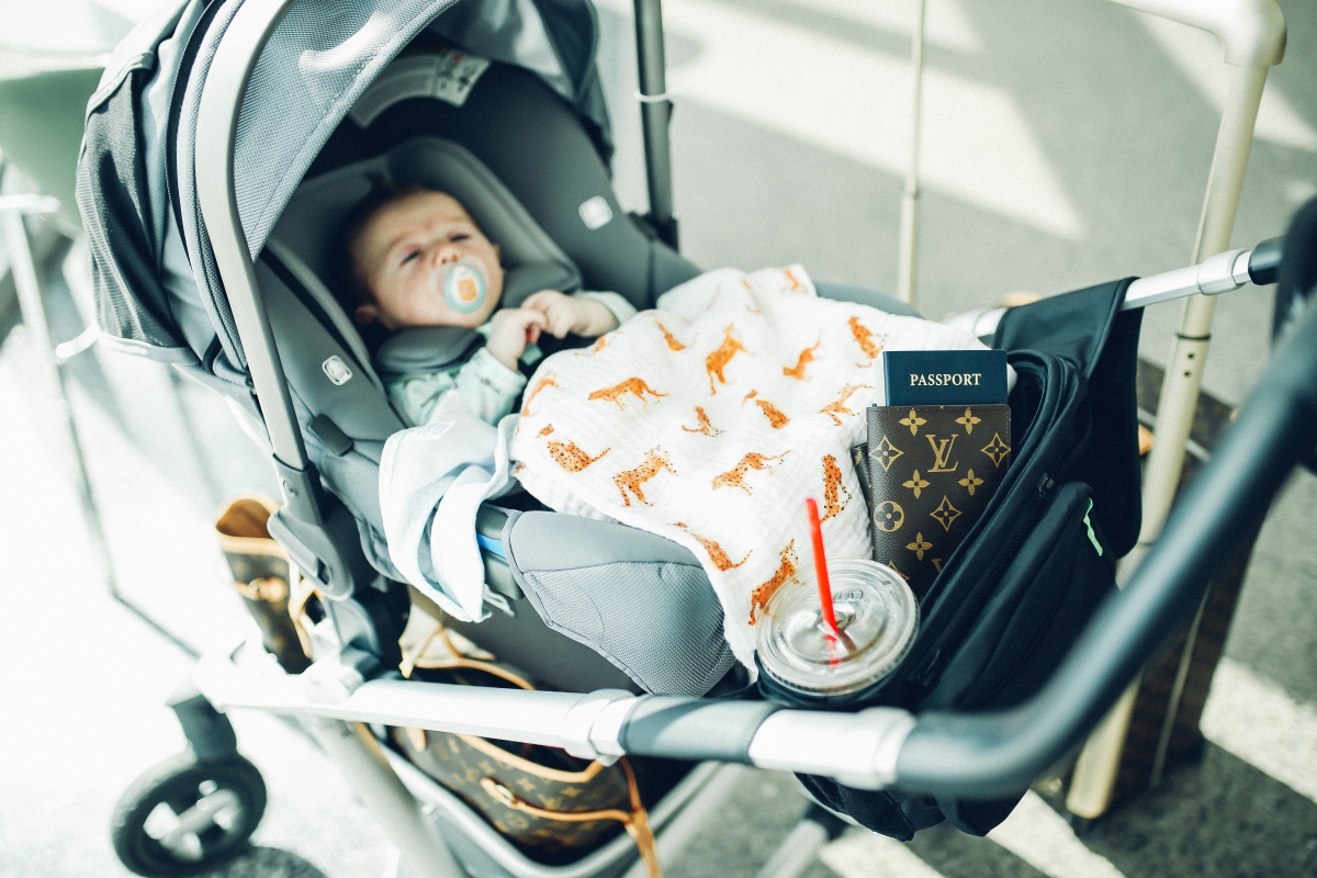 the sweetest thing blog, cute airport travel outfits, pinterest airport outfits, tumblr cute airport outfits, how to travel with a baby, tips for traveling with an infant, best stroller for traveling with an infant