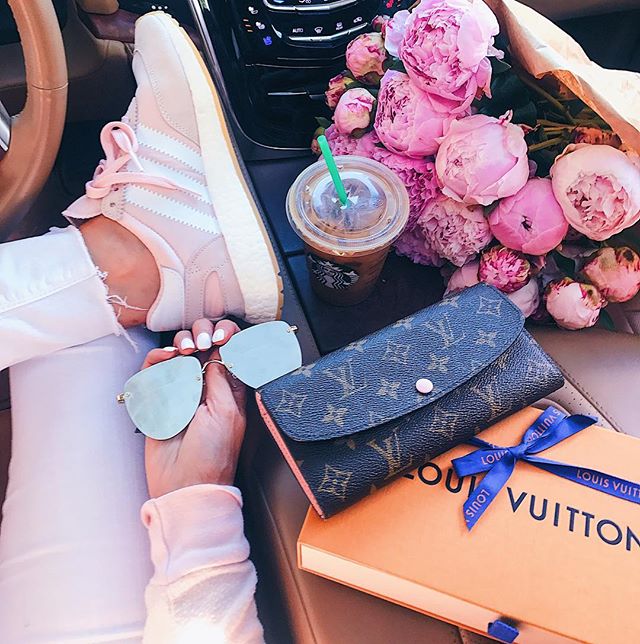 Adidas Iniki Pink, Quay Mirrored sunglasses aviators, Louis Vuitton Emilie Wallet Monogram, #frontseatsituation emilyanngemma Instagram, bouquet of Pink peonies in front seat of car