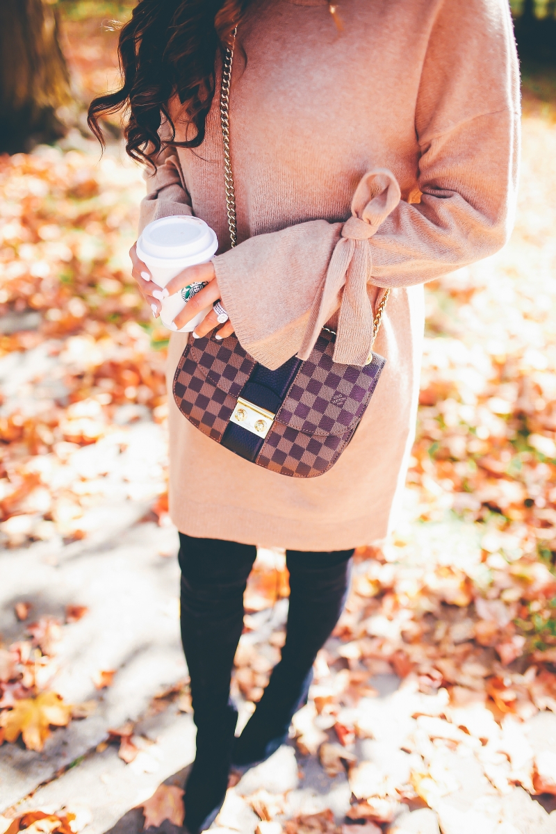 oversized burgundy sweater and pochette metis louis vuitton