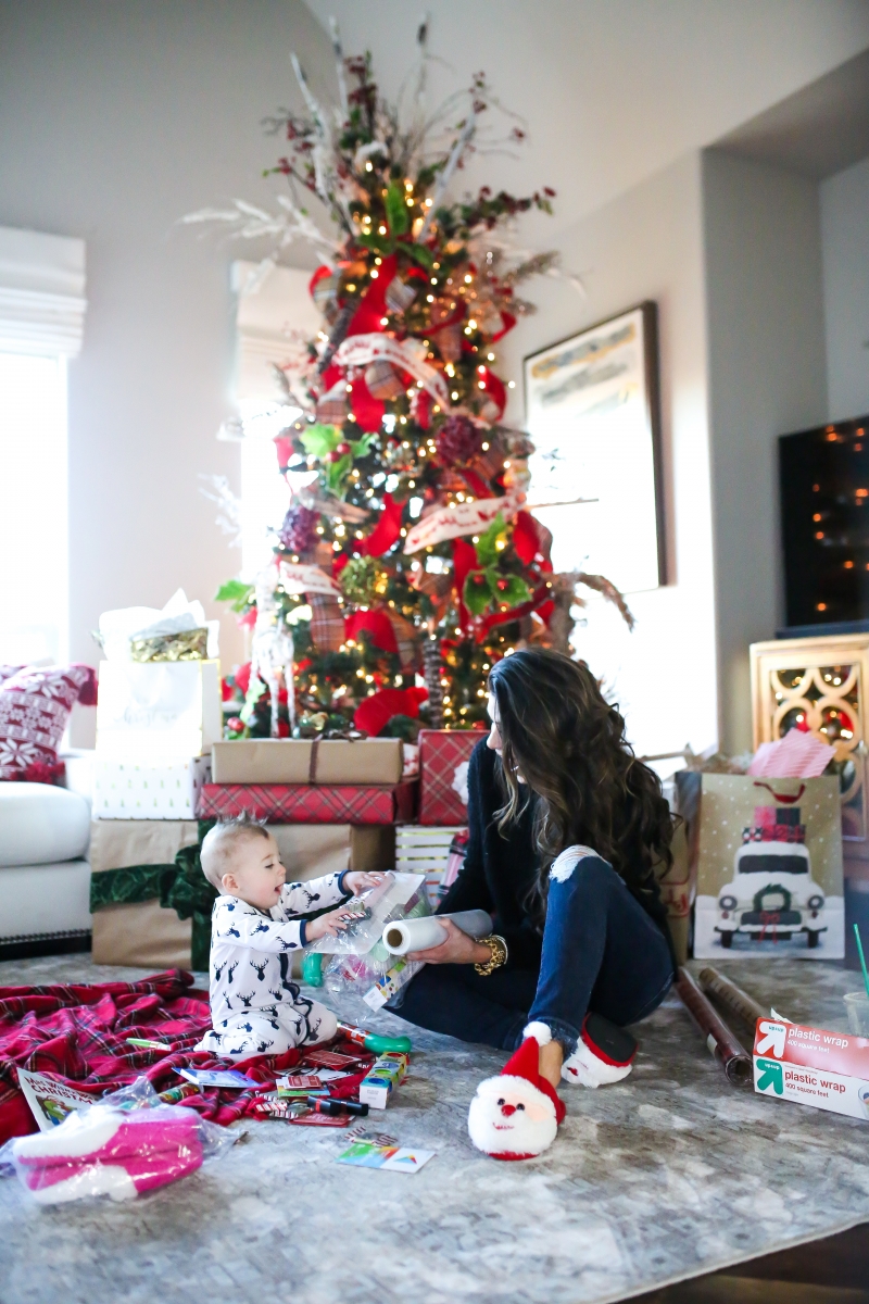 saran wrap christmas game, emily ann gemma, the sweetest thing blog home, #blogmas, quartz cambria brittanica, sarap wrap ball game directions