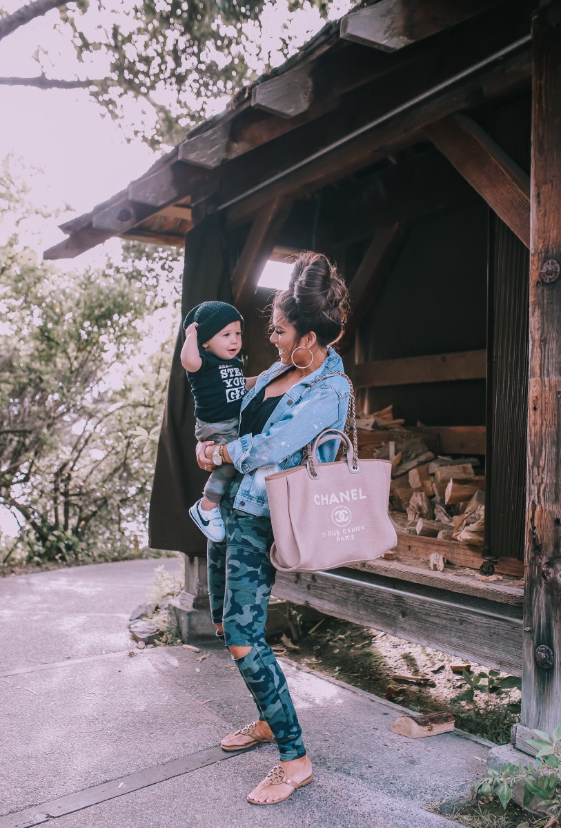 Distressed Camo Joggers, Roadtrip Outfit