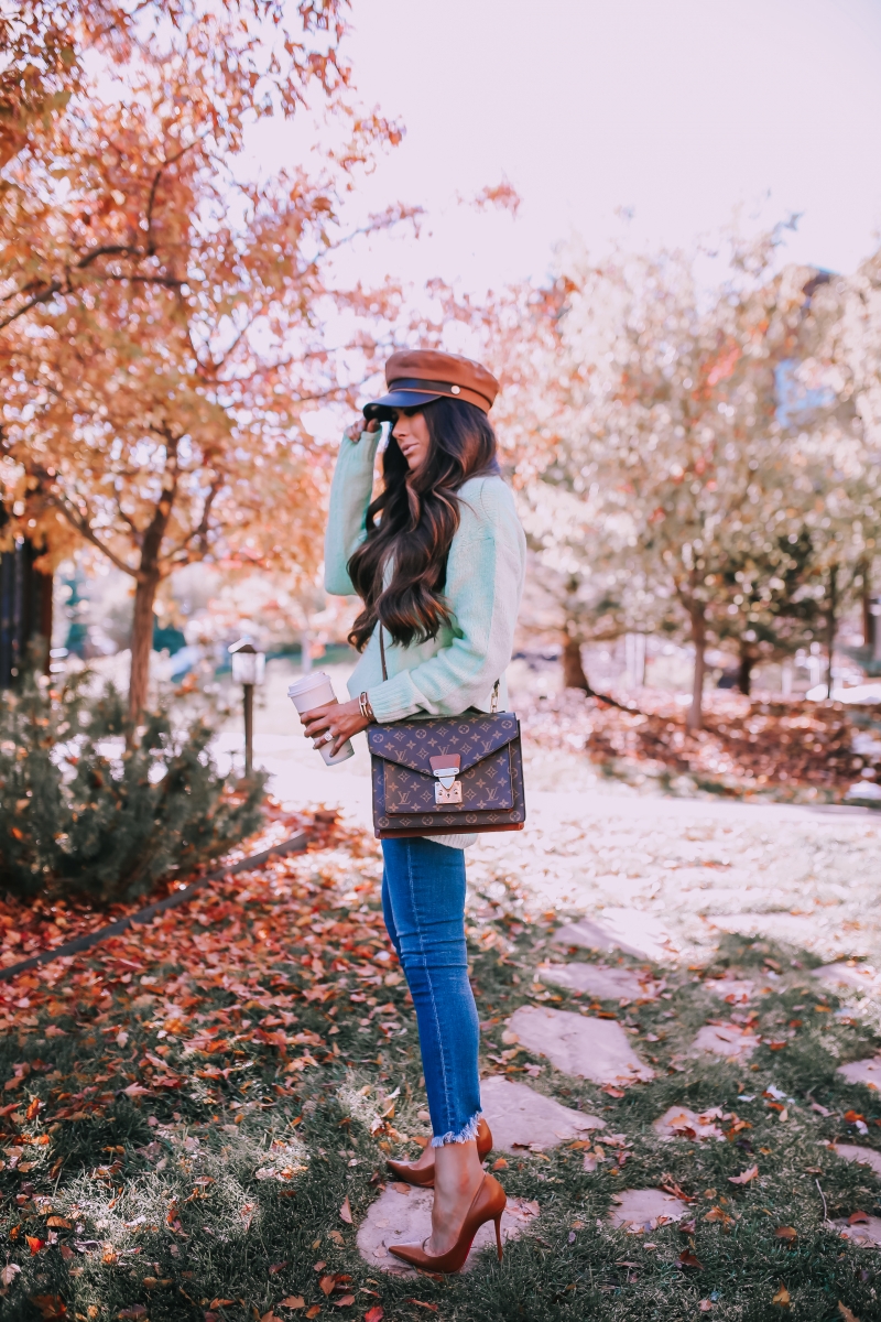 Fall fashion pinterest 2018, fall outfit jeans and oversized sweater, cab driver baker boy hat outfit pinterest 2018, louis vuitton monceau, emily ann gemma,-2