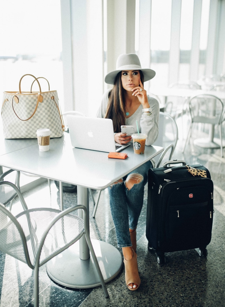 20 Easy To Re-Create Cute Travel Outfits featured by top US fashion and travel blogger, Emily Gemma of The Sweetest Thing: cute airport outfit idea fall 2018 pinterest, emily gemma airport travel fashion outfit idea