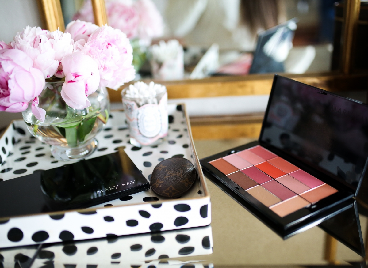 Mary Kay Reviews by popular US beauty blog, The Sweetest Thing: image of Mary Kay makeup.