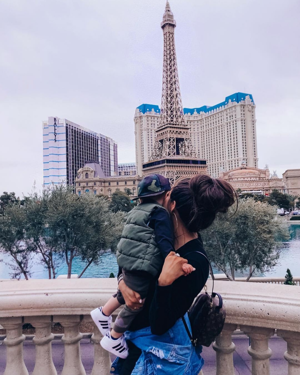 emily ann gemma instagram, fashion blogger in las vegas, taking toddler to las vegas, pinterest winter fashion pinterest 2019,