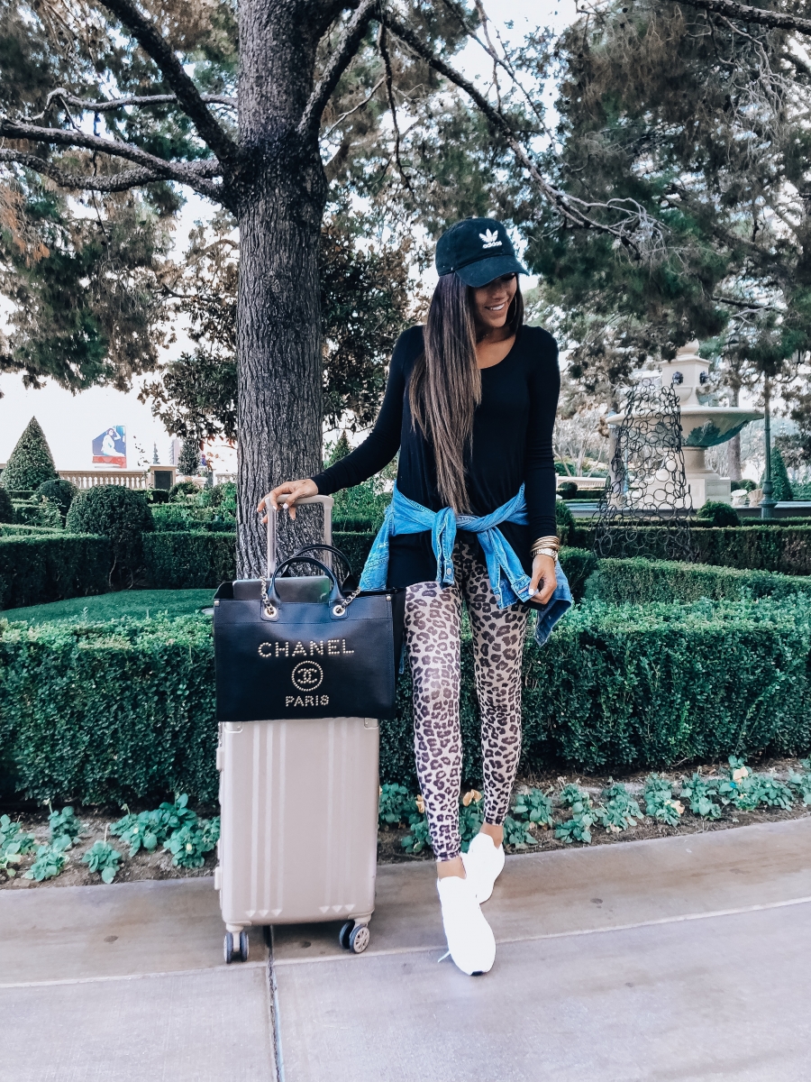 Emily ann gemma instagram, leopard leggings good American, cute airport travel outfit idea 2018