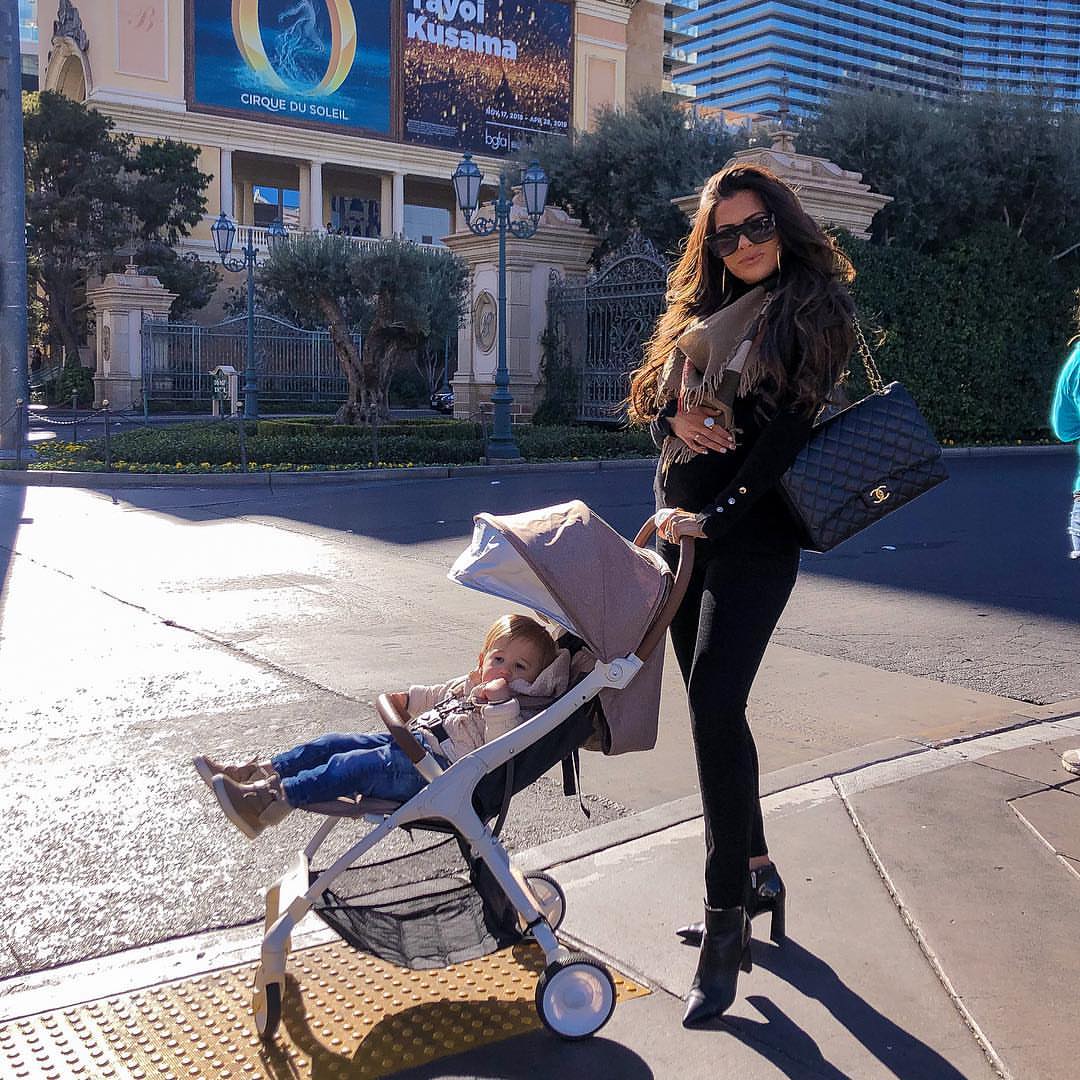 emily ann gemma instagram, fashion blogger in las vegas, taking toddler to las vegas, pinterest winter fashion pinterest 2019,