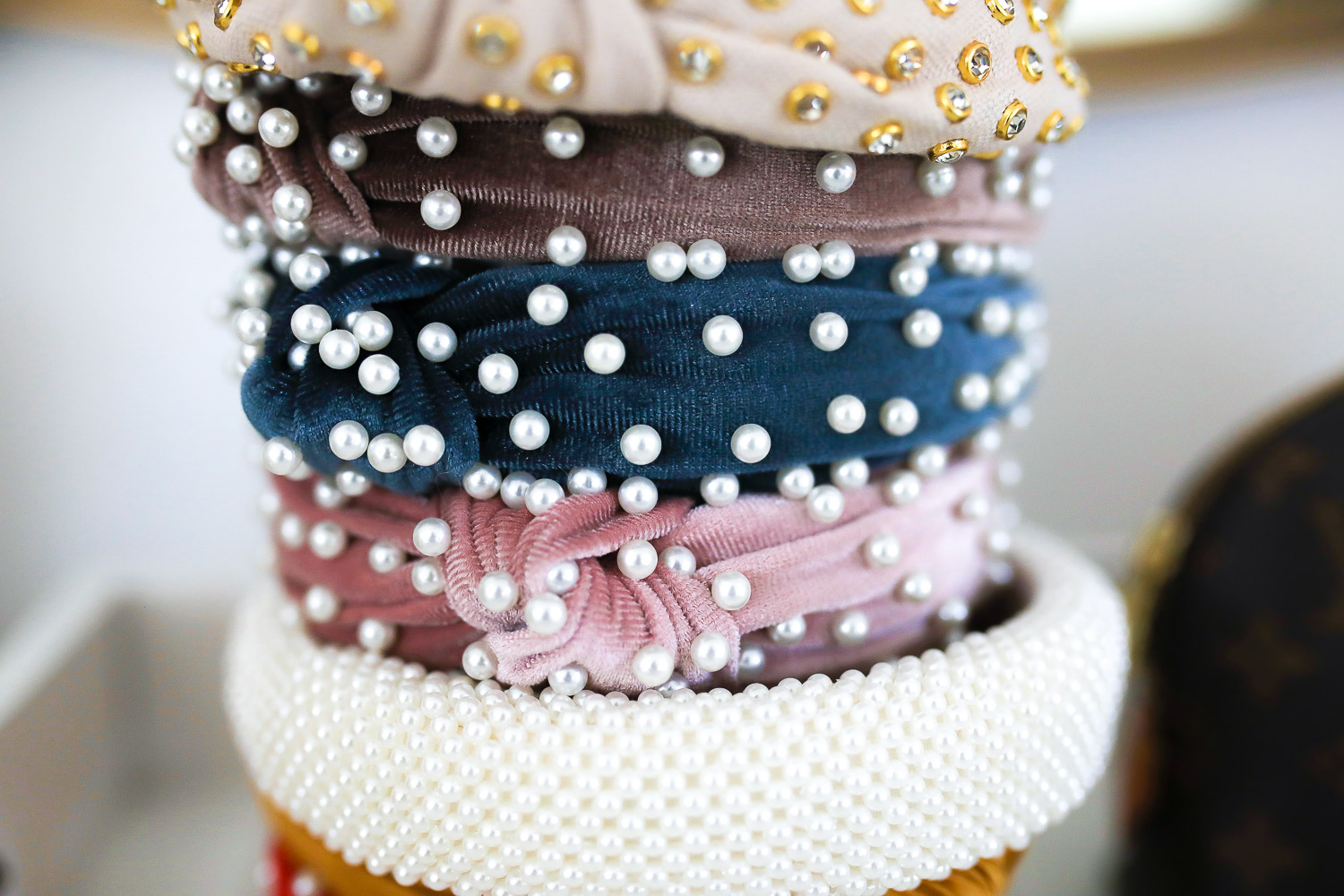 pearl velvet headband, swig marble cup insulated, top amazon must haves, amazon best buys 2020, emily gemma, amazon prime must haves blog post,_-4 | Amazon Prime Favorites by popular US life and style blog, The Sweetest Thing: image of Amazon Prime pearl headbands. 