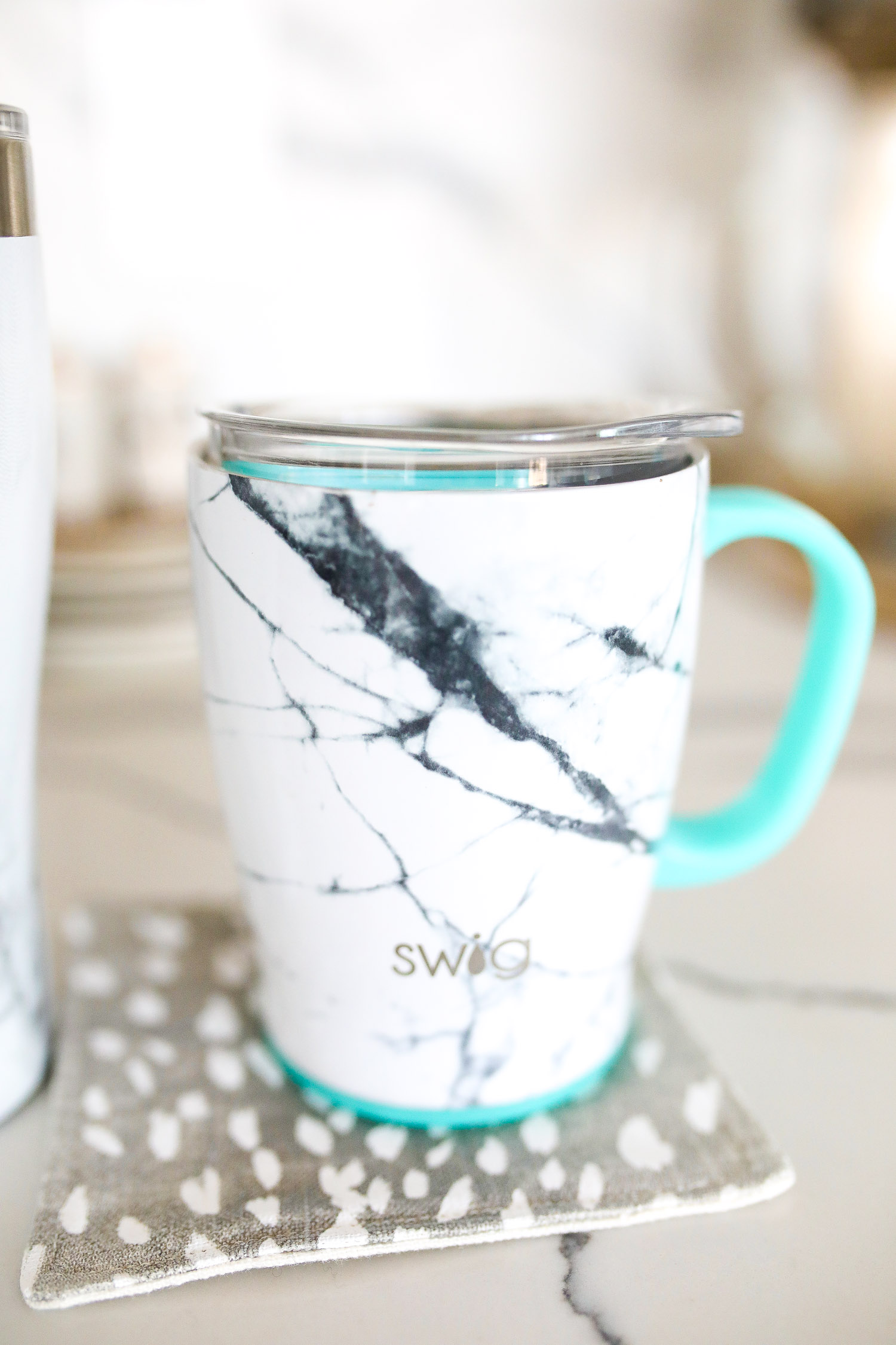 swig marble cup insulated, top amazon must haves, amazon best buys 2020, emily gemma, amazon prime must haves blog post,_-4 | Amazon Prime Favorites by popular US life and style blog, The Sweetest Thing: image of Amazon Prime Swig travel mug. 