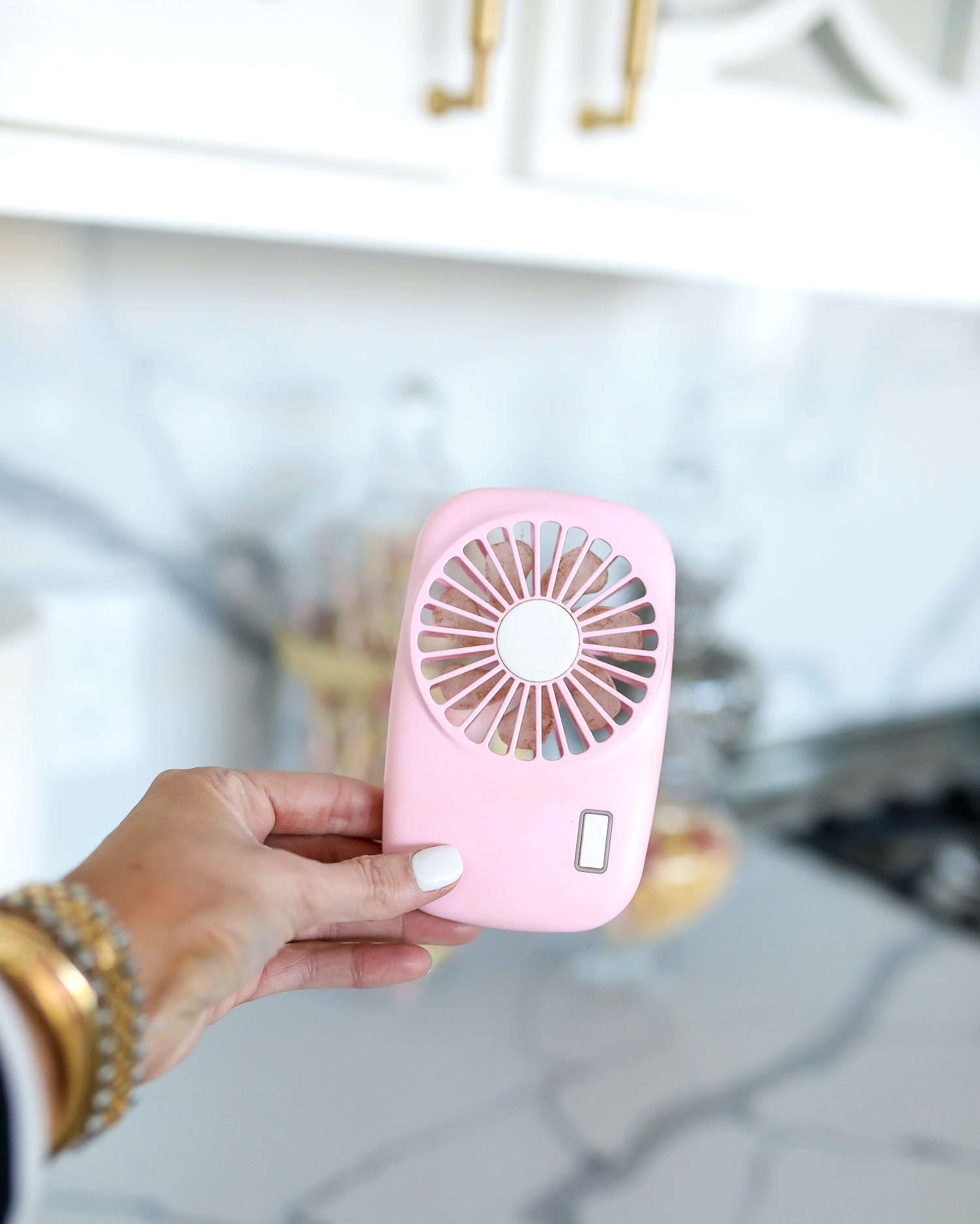 travel sized fan Emily Gemma, swig marble cup insulated, top amazon must haves, amazon best buys 2020, emily gemma, amazon prime must haves blog post | Amazon Prime Favorites by popular US life and style blog, The Sweetest Thing: image of a Amazon Prime pink handheld fan. 