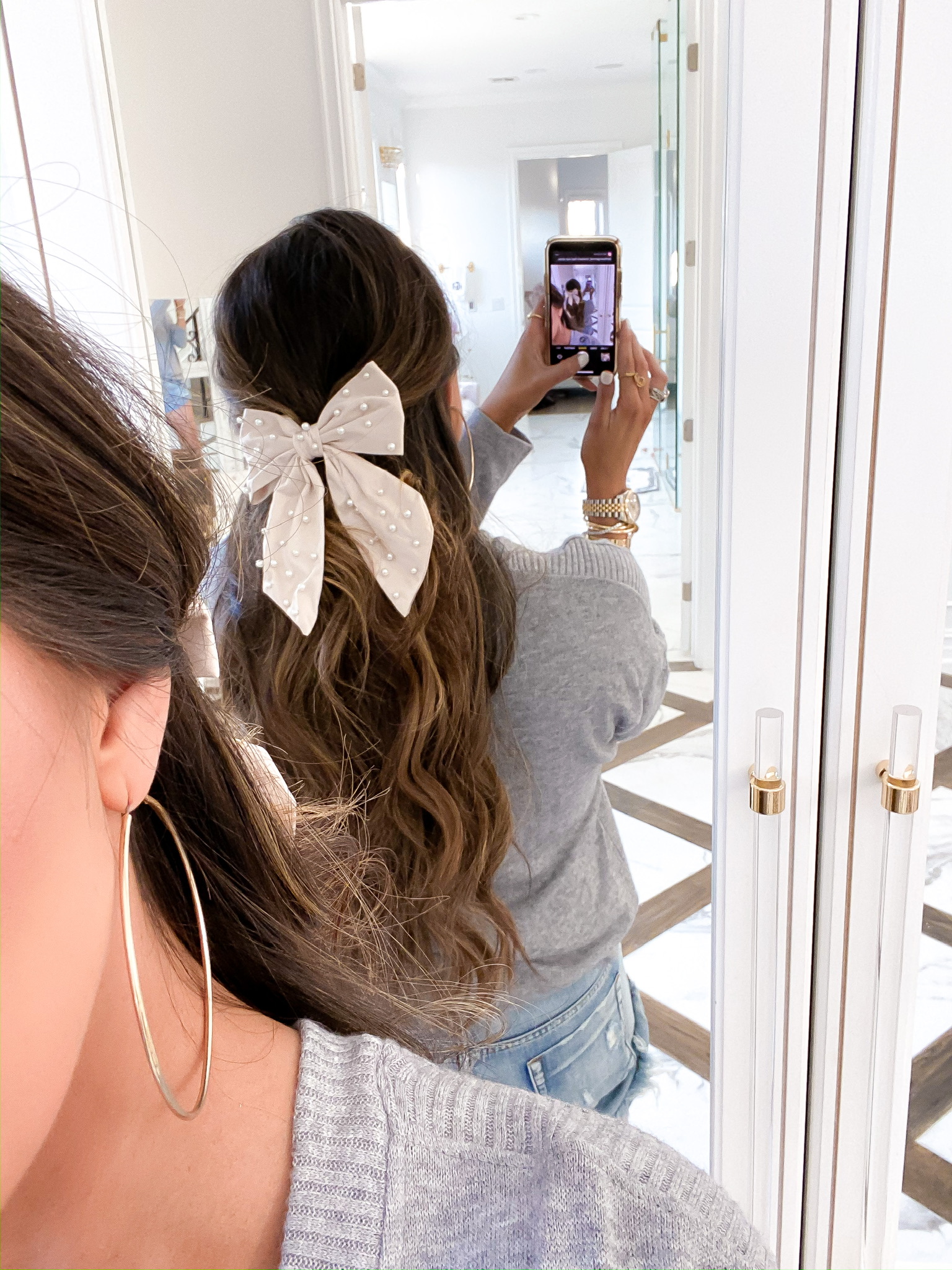 Blogging Newsletter by popular US life and style blog, The Sweetest Thing: image of a woman wearing a velvet and pearl hair bow.
