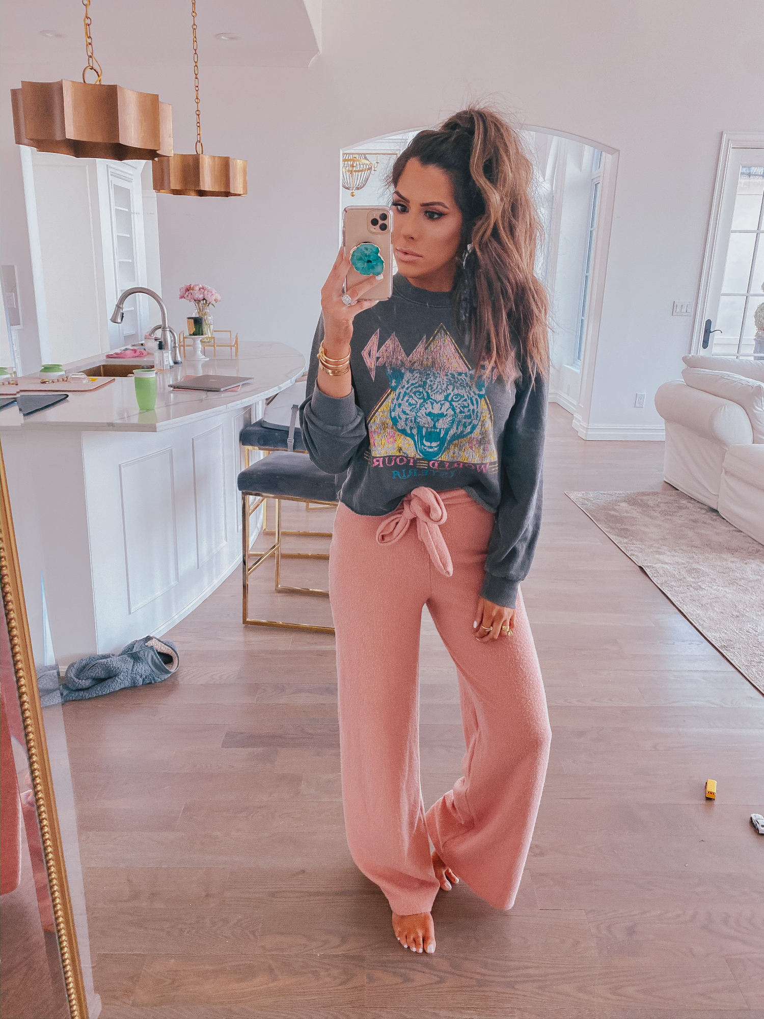 nordstrom sale march 2020, best sales Nordstrom Emily Gemma | Spring Sales by popular US life and style blog, The Sweetest Thing: image of a woman wearing a Nordstrom Def Leppard Crop Graphic Tee DAYDREAMER.