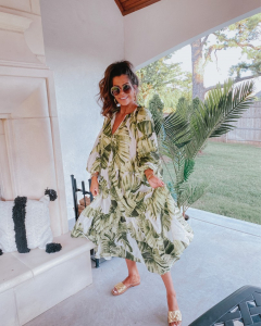 palm leaf print, cute pool coverups 2020, poolhouse inspiration, Emily Gemma | Instagram Recap by popular US life and style blog, The Sweetest Thing: image of Emily Gemma wearing a H&M palm leaf print dress, Marc Fisher gold slide sandals, and Carlina Torsade 58mm Round Sunglasses CHLOÉ.