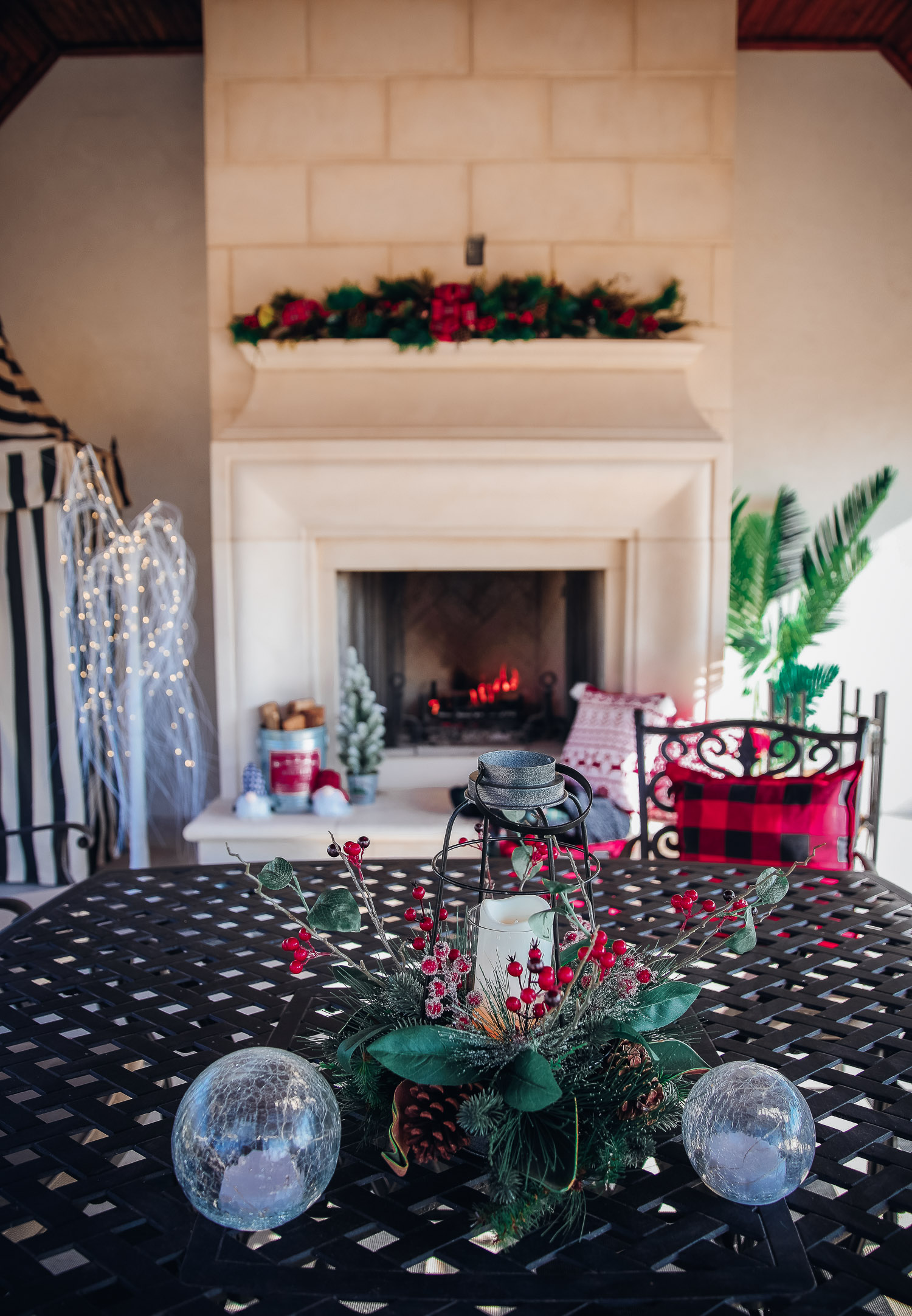 affordable holiday backyard decor by top US lifestyle blogger, Emily Gemma of The Sweetest Thing.