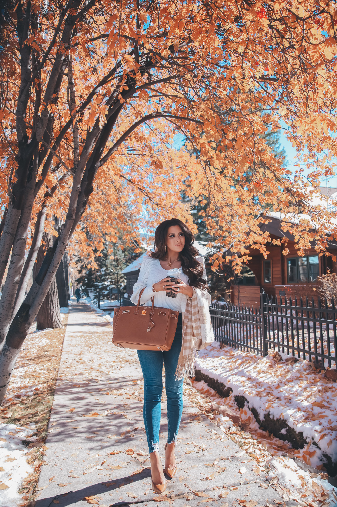 Cozy & Casual Fall Outfit Inspo From Aspen🍁🍂, + Whats In My Bag