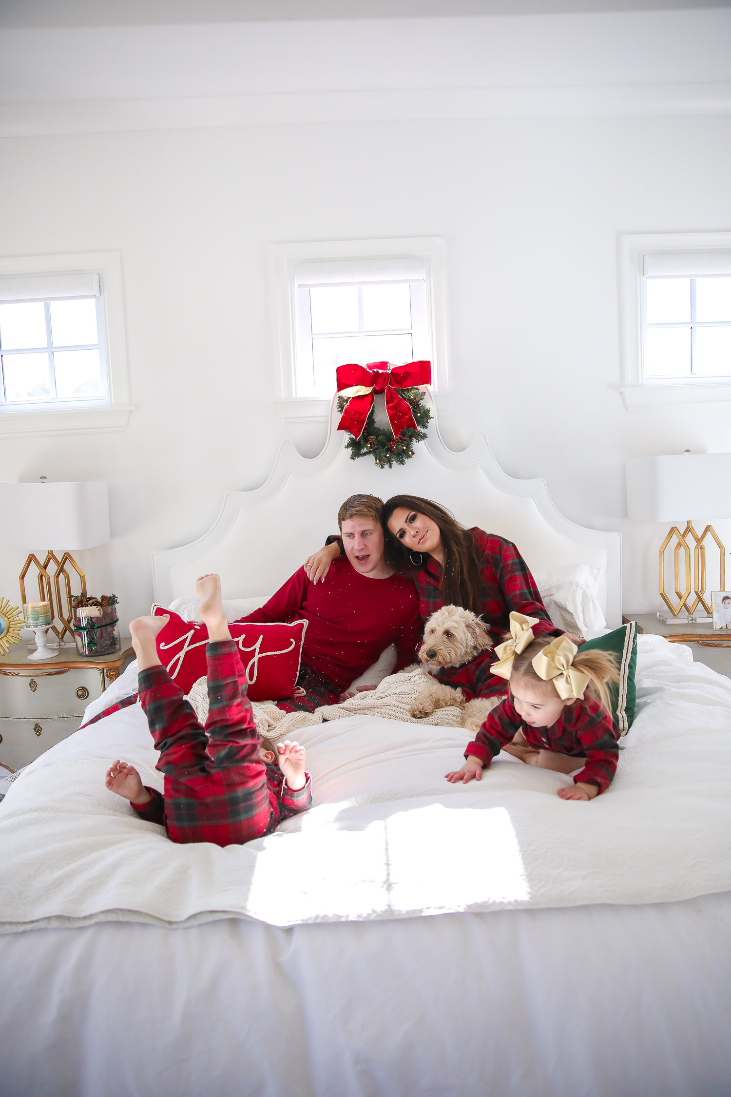 matching christmas pajamas, family pajamas, christmas outfit ideas, family photos, plaid christmas pajamas, holiday pajamas, master bedroom