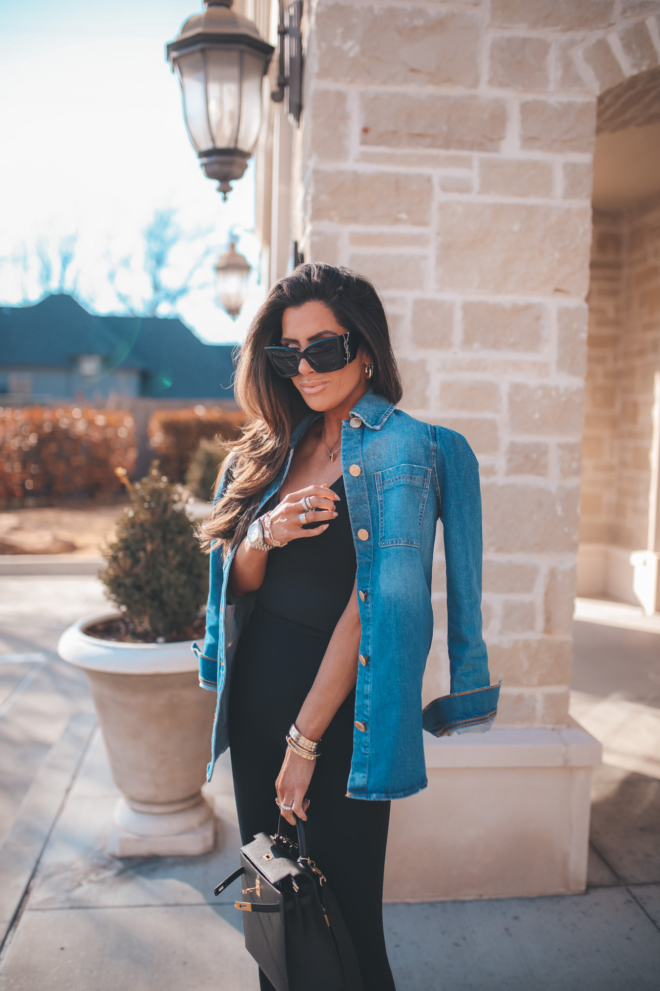 15 Oversized Denim Jacket Outfits For Ladies - Styleoholic