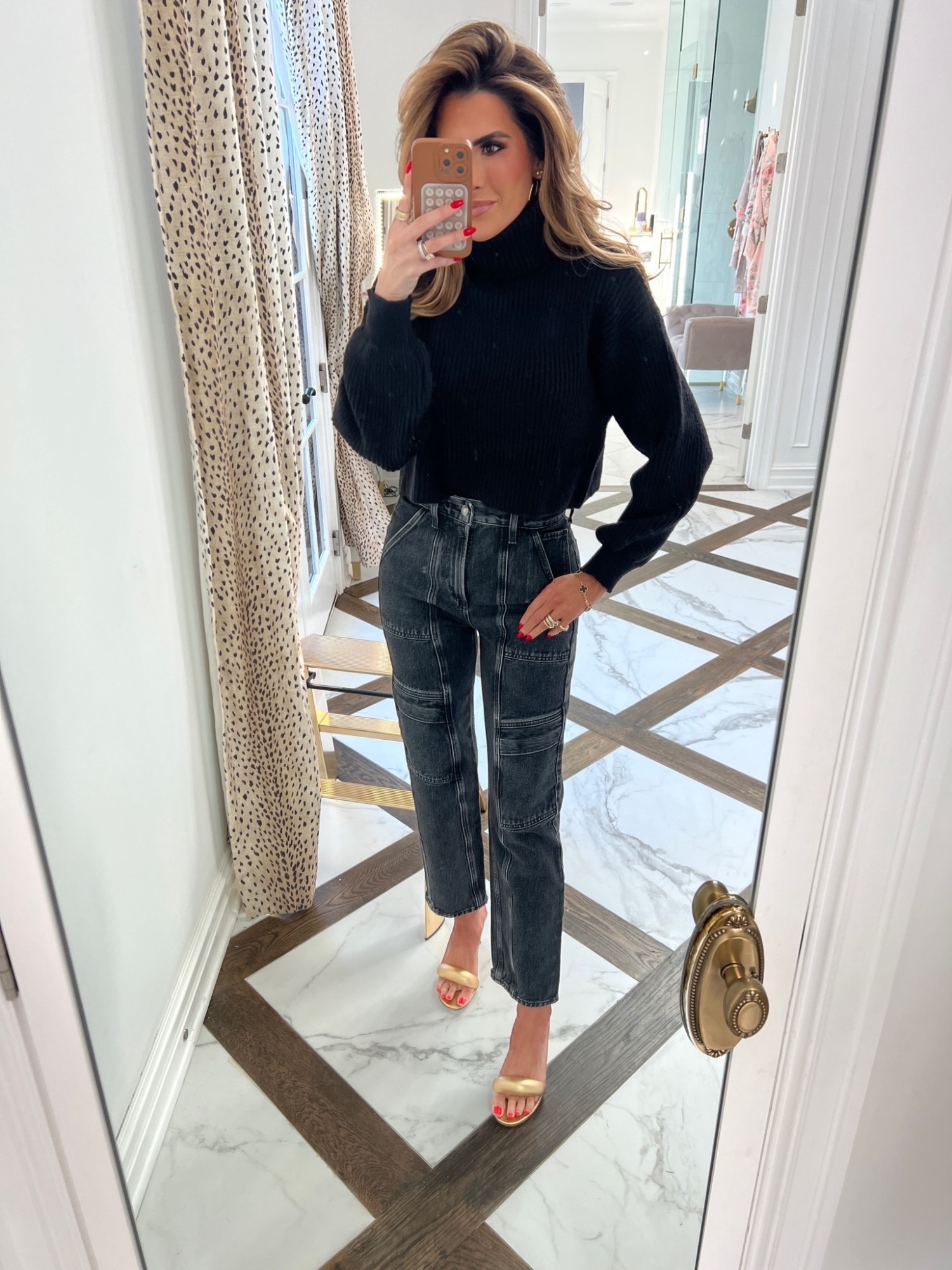 Gianvito Rossi Bijoux Pumps, Agolde Cooper Cargo Jeans, Winter Outfit Ideas 2023, Emily Ann Gemma